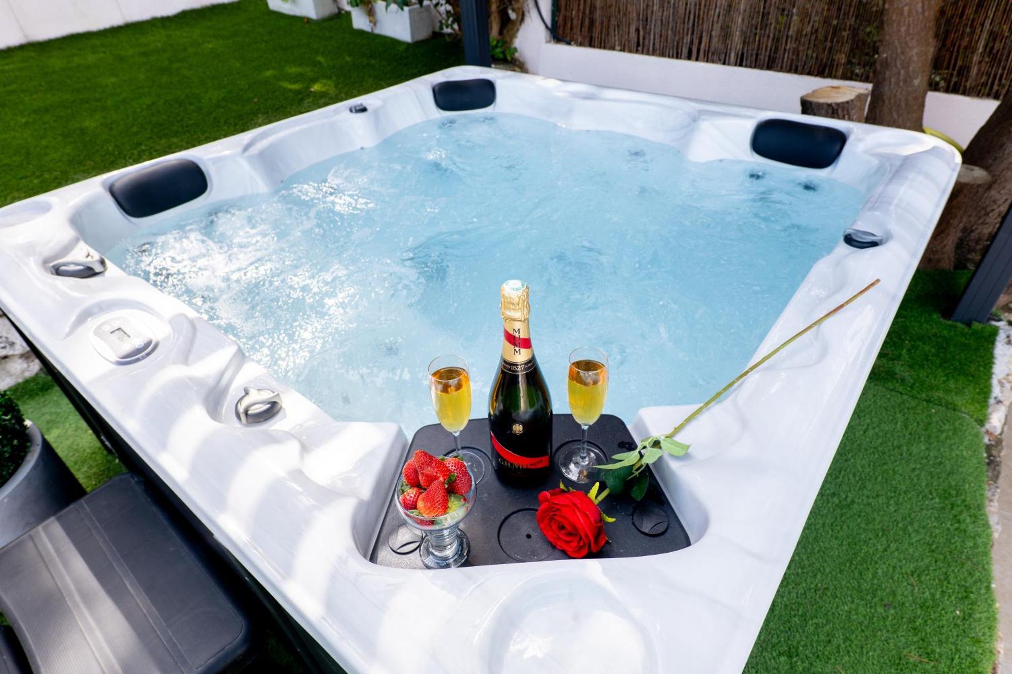 Piscine-Jacuzzi-Videoprojecteur-Clim La Perle Rare Villa Mougins Eksteriør billede